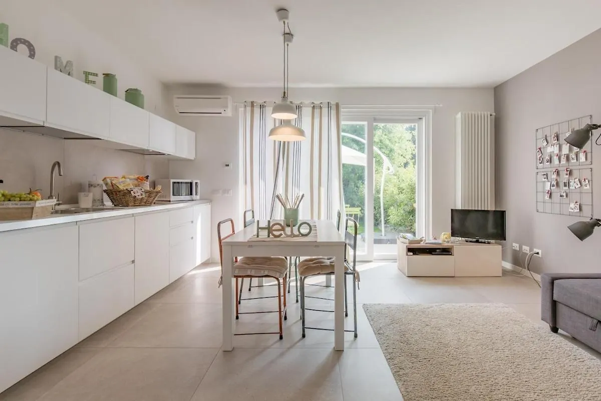 B&B Athome Padenghe sul Garda 0*,