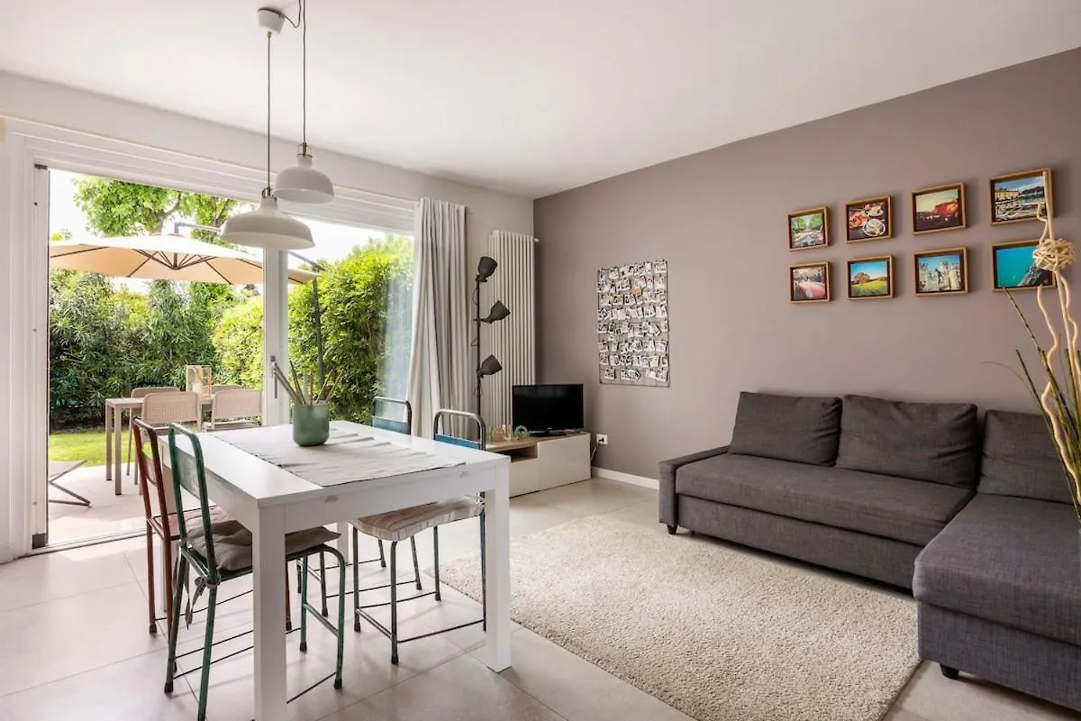 Semesterbostad B&B Athome Padenghe sul Garda Italien