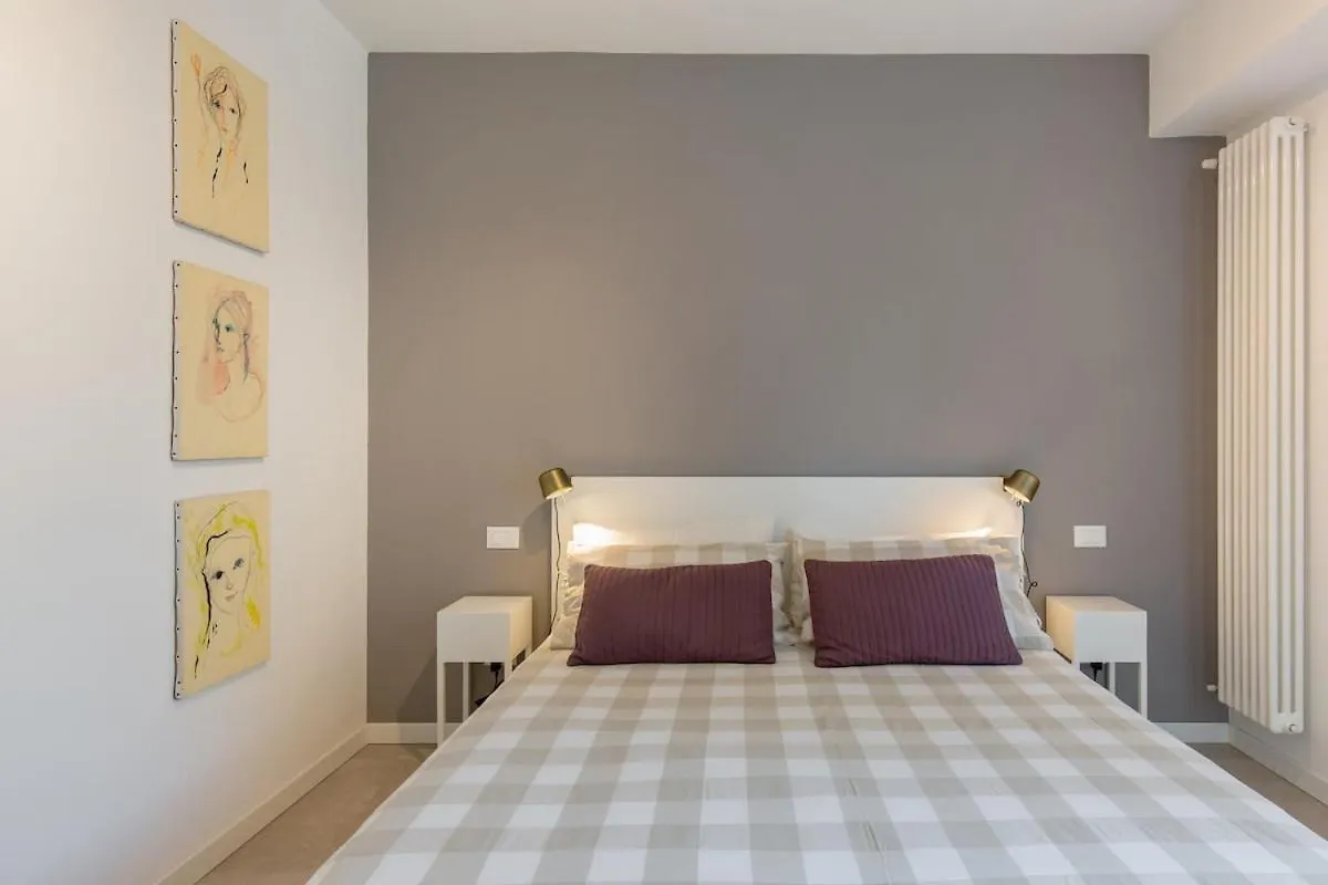 B&B Athome Padenghe sul Garda 0*,  Italy